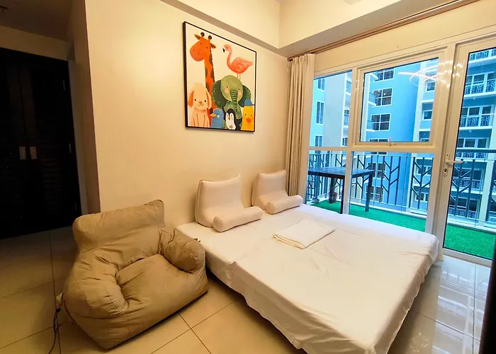 2br Spacious With Free Pool, View & Gym Access ,near Moa, Okada & Airport Manila